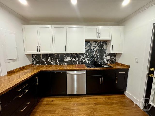 407 E 58th Street, Savannah, GA 31405