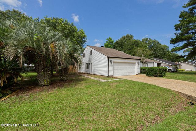 5420 Diamondhead Drive, Diamondhead, MS 39525
