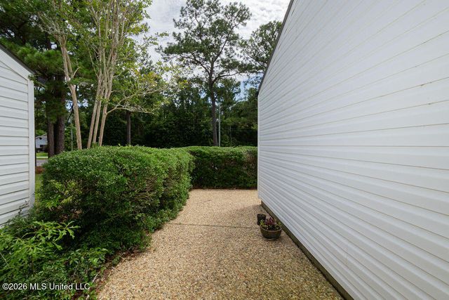 5420 Diamondhead Drive, Diamondhead, MS 39525