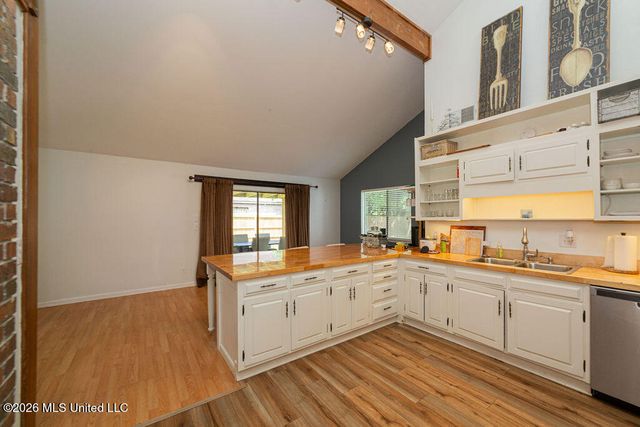 5420 Diamondhead Drive, Diamondhead, MS 39525