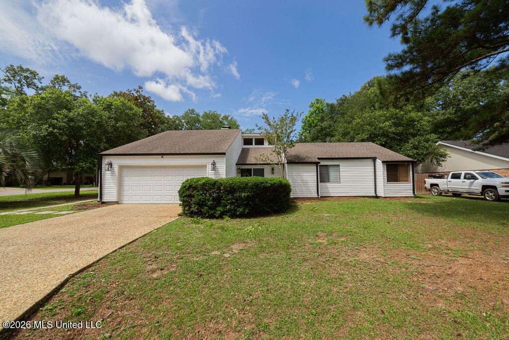 5420 Diamondhead Drive, Diamondhead, MS 39525
