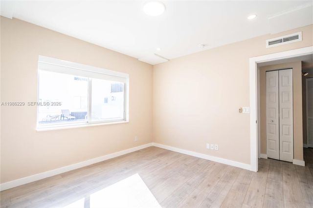 2400 NE 26th St 1, Fort Lauderdale, FL 33305