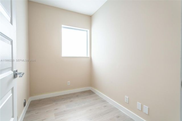 2400 NE 26th St 1, Fort Lauderdale, FL 33305