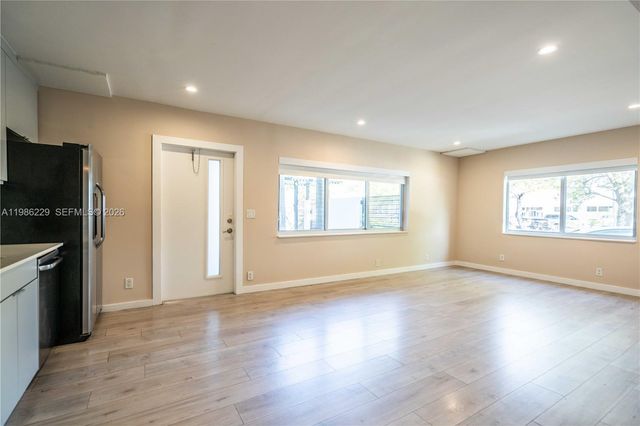 2400 NE 26th St 1, Fort Lauderdale, FL 33305