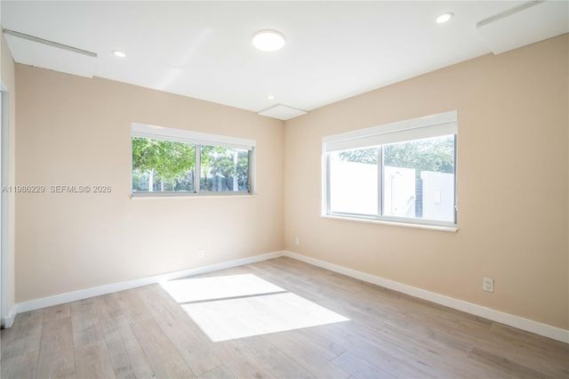 2400 NE 26th St 1, Fort Lauderdale, FL 33305