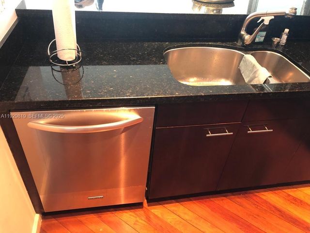 400 S Pointe Dr 2105, Miami Beach, FL 33139