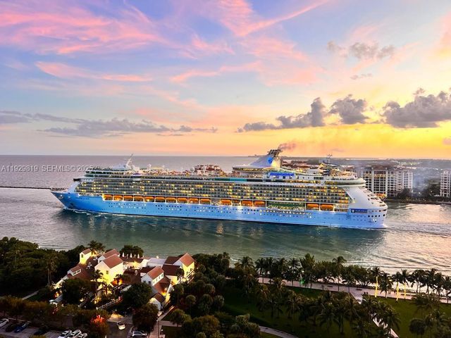 400 S Pointe Dr 2105, Miami Beach, FL 33139