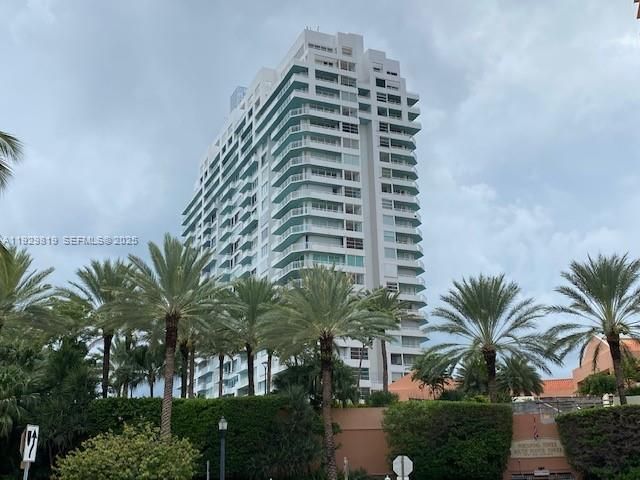 400 S Pointe Dr 2105, Miami Beach, FL 33139