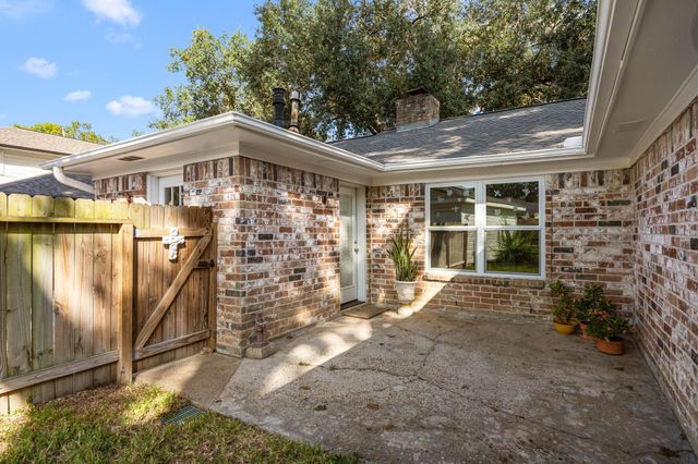 12915 Westleigh Drive, Houston, TX 77077