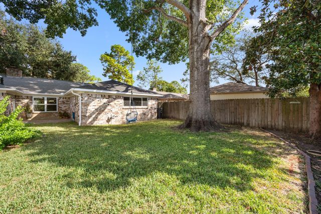 12915 Westleigh Drive, Houston, TX 77077