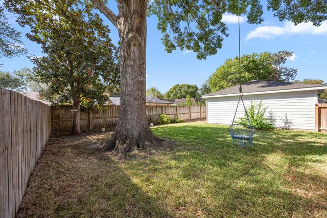 12915 Westleigh Drive, Houston, TX 77077