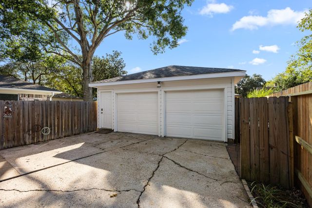 12915 Westleigh Drive, Houston, TX 77077