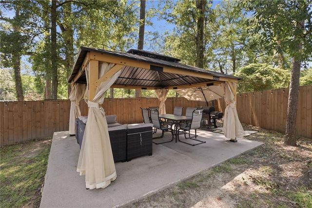 2660 Woodcliff Drive E, Mobile, AL 36693