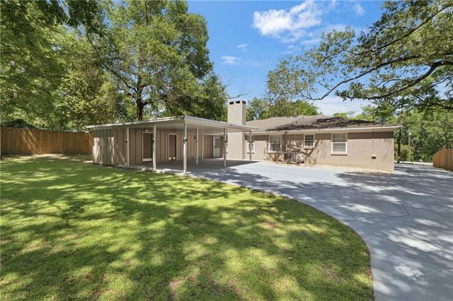 2660 Woodcliff Drive E, Mobile, AL 36693