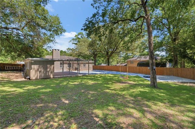 2660 Woodcliff Drive E, Mobile, AL 36693