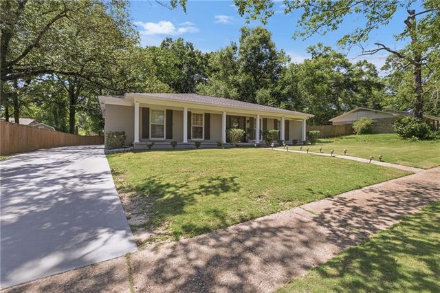 2660 Woodcliff Drive E, Mobile, AL 36693