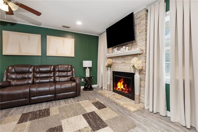 2660 Woodcliff Drive E, Mobile, AL 36693