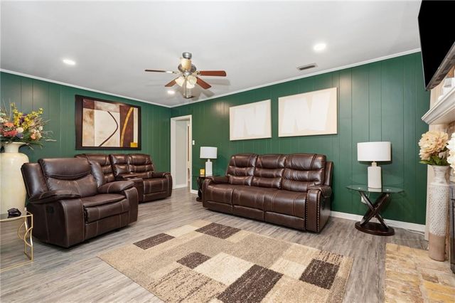 2660 Woodcliff Drive E, Mobile, AL 36693