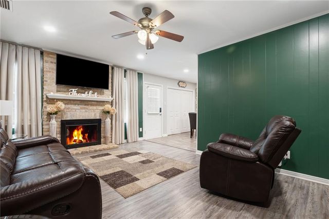2660 Woodcliff Drive E, Mobile, AL 36693