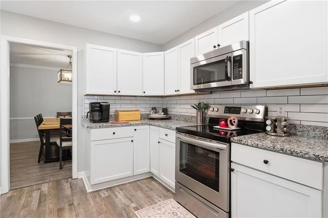 2660 Woodcliff Drive E, Mobile, AL 36693