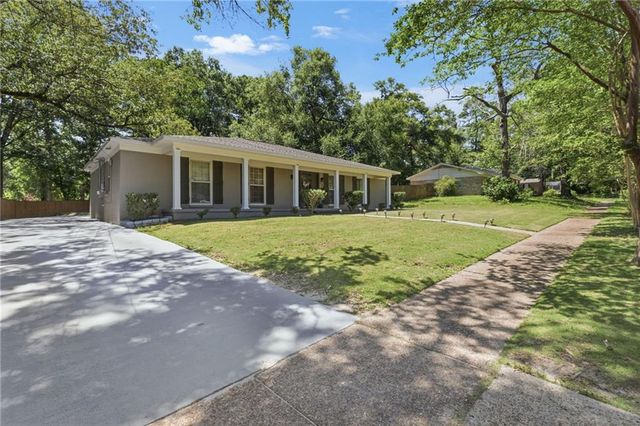 2660 Woodcliff Drive E, Mobile, AL 36693