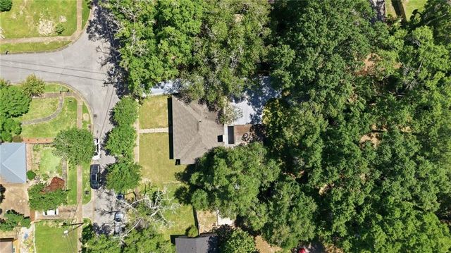 2660 Woodcliff Drive E, Mobile, AL 36693
