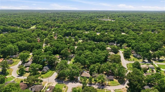 2660 Woodcliff Drive E, Mobile, AL 36693