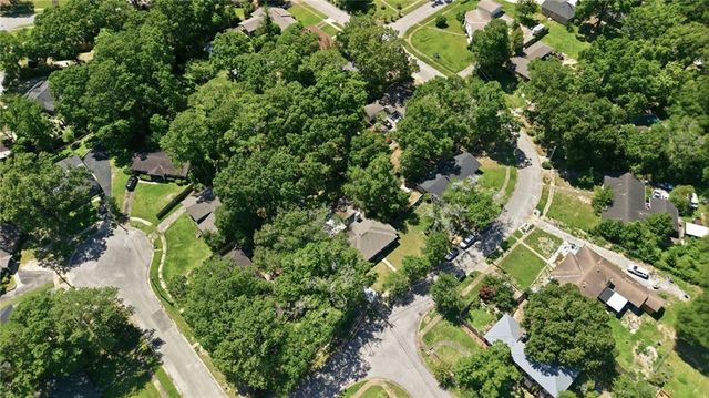 2660 Woodcliff Drive E, Mobile, AL 36693