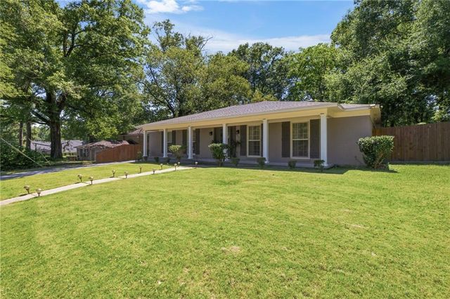 2660 Woodcliff Drive E, Mobile, AL 36693