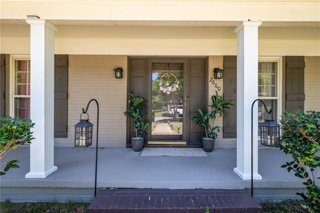 2660 Woodcliff Drive E, Mobile, AL 36693