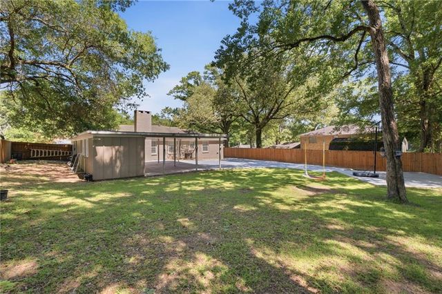 2660 Woodcliff Drive E, Mobile, AL 36693