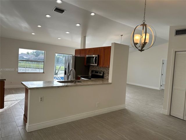 9841 Ridgecreek Rd, Boca Raton, FL 33496