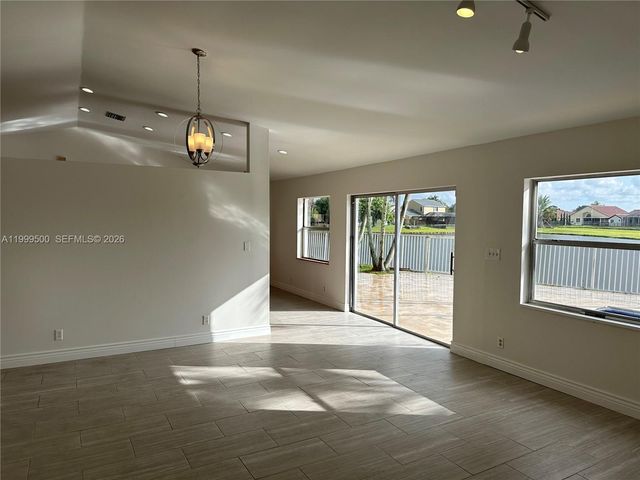 9841 Ridgecreek Rd, Boca Raton, FL 33496