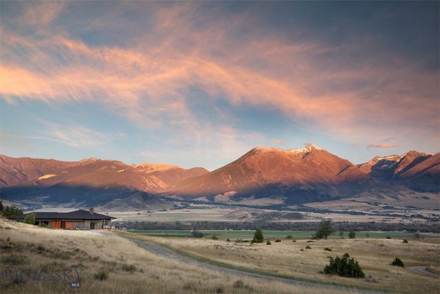 173 Spring Creek Hills Road, Livingston, MT 59047