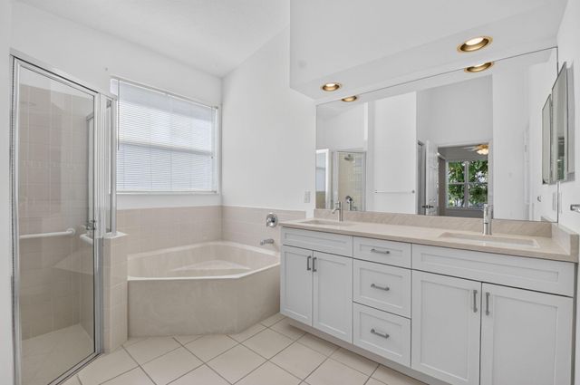 8107 BELLAFIORE Way, Boynton Beach, FL 33472