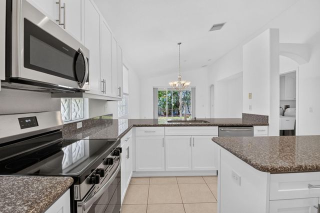 8107 BELLAFIORE Way, Boynton Beach, FL 33472