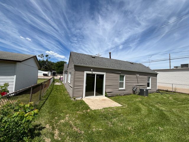 104 5th Street, Colona, IL 61241