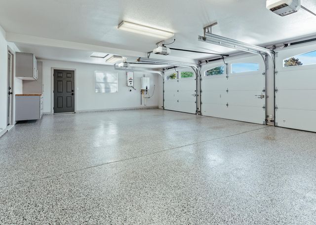 5721 W Prospect Drive, Visalia, CA 93291