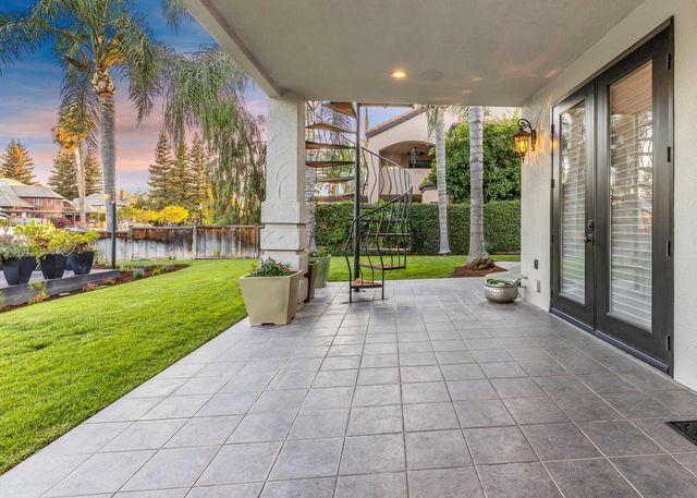 5721 W Prospect Drive, Visalia, CA 93291