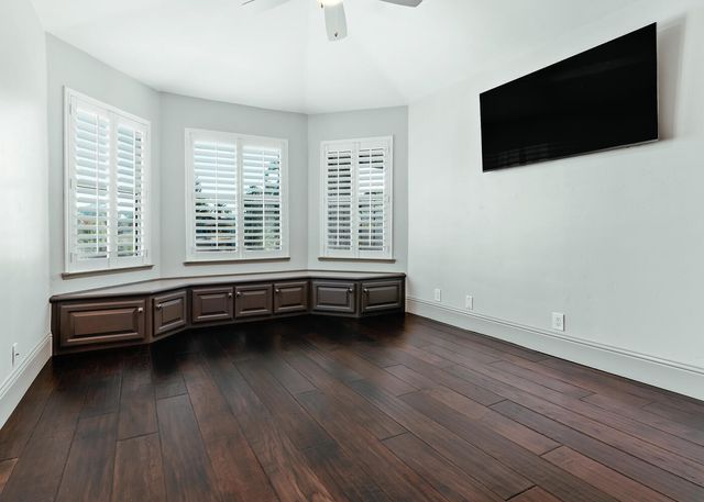 5721 W Prospect Drive, Visalia, CA 93291