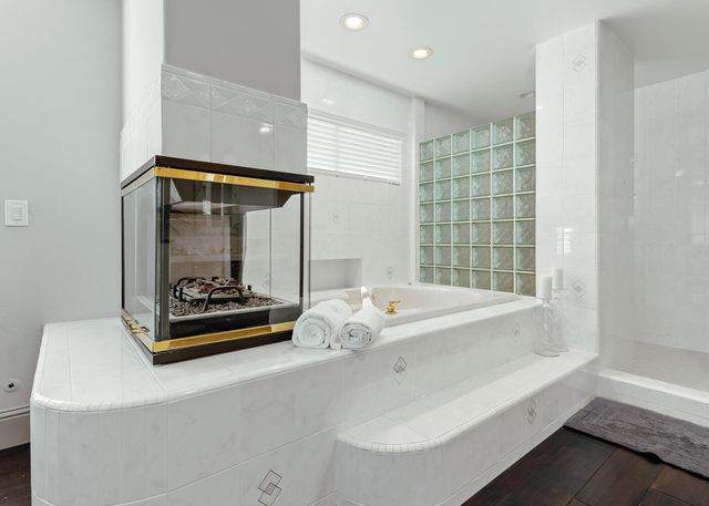 5721 W Prospect Drive, Visalia, CA 93291