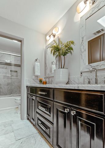 5721 W Prospect Drive, Visalia, CA 93291