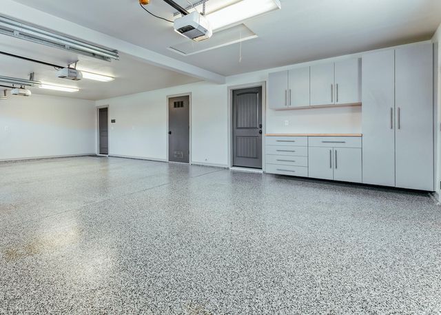 5721 W Prospect Drive, Visalia, CA 93291