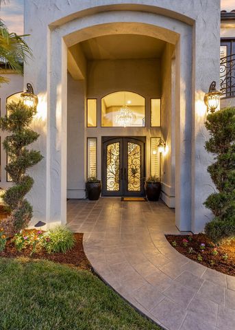 5721 W Prospect Drive, Visalia, CA 93291