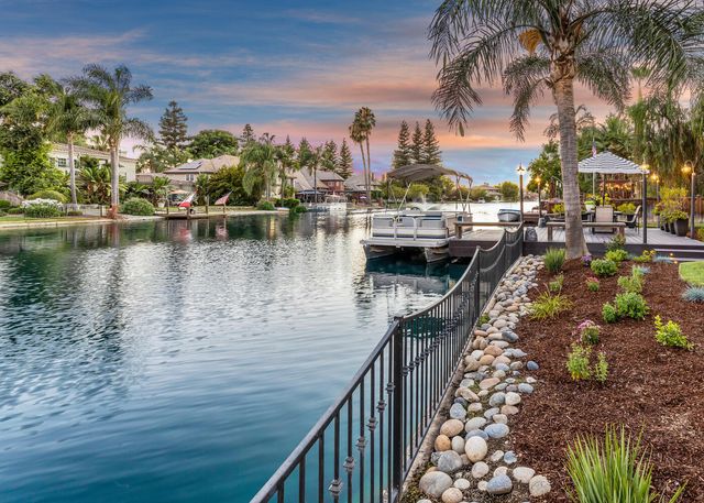 5721 W Prospect Drive, Visalia, CA 93291