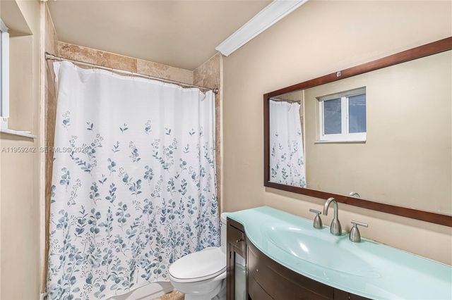 13817 SW 24th St 13817, Miami, FL 33175