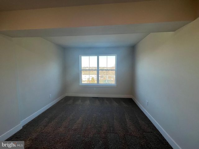 805 PECAN RD, Spring City, PA 19475