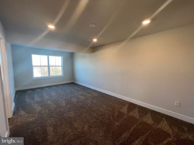805 PECAN RD, Spring City, PA 19475