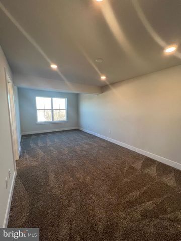 805 PECAN RD, Spring City, PA 19475