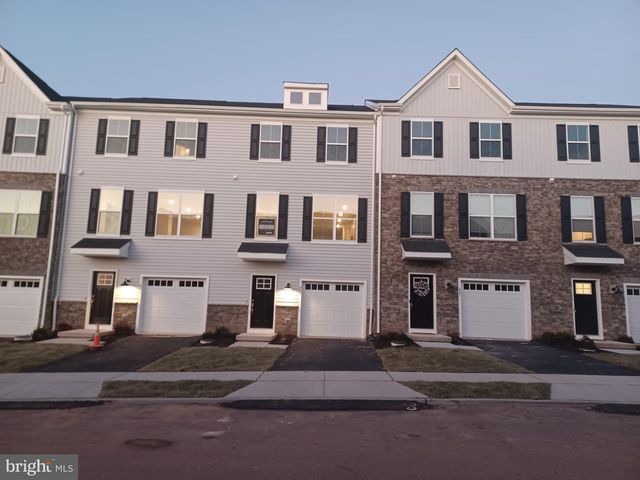 805 PECAN RD, Spring City, PA 19475